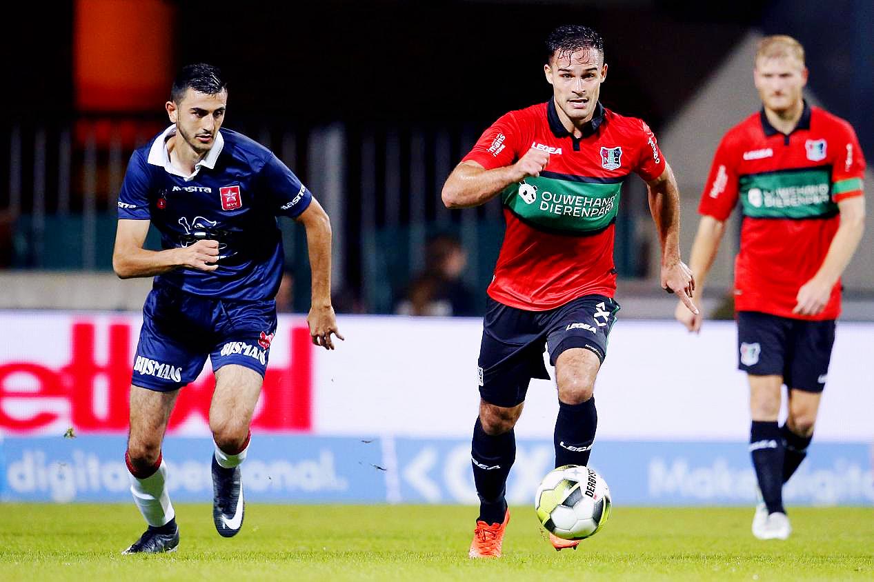 表现吸引了 表现吸引了