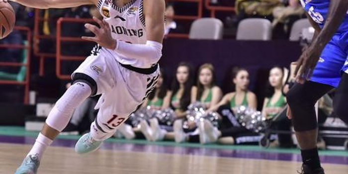 [中超]五粒进球三次越位 玉昆主场惜败海港